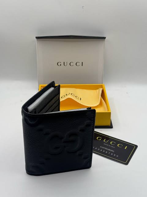 BRANDED WALLET AVAILAIBLE IN 50% OFF