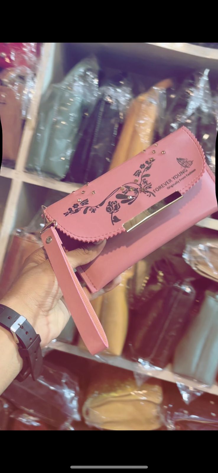 BRANDED LADIES HAND POUCH AVAILABLE