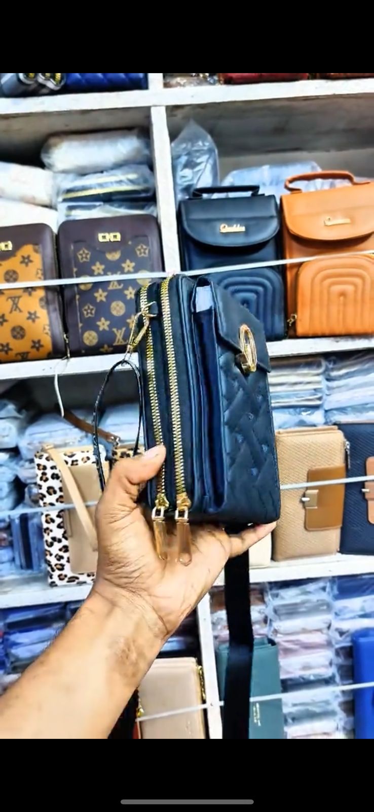 LADIES CROSS BODY BAGS AVAILABLE IN BEST PRICE